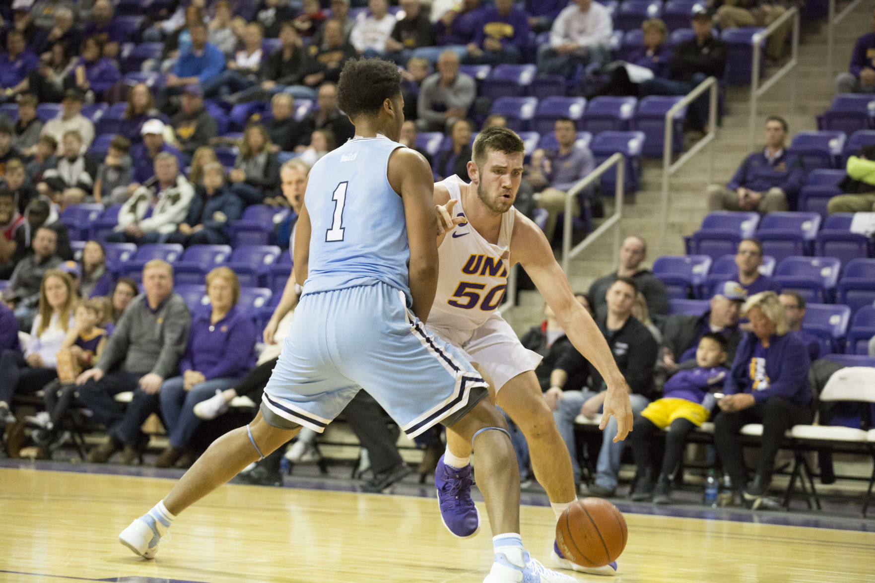 010720kw-uni-basketball-06